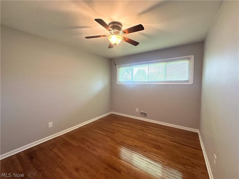244 Starlight Drive, Seven Hills, OH - Photo 8