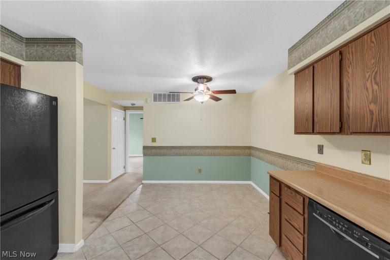 7246 Scottsdale Circle, Mentor, OH - Photo 4