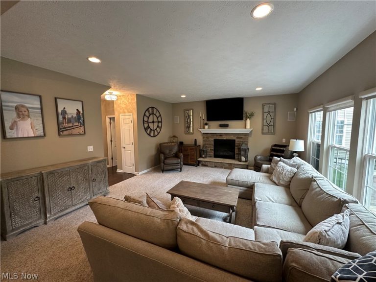 10363 Redbud Drive, Aurora, OH - Photo 3
