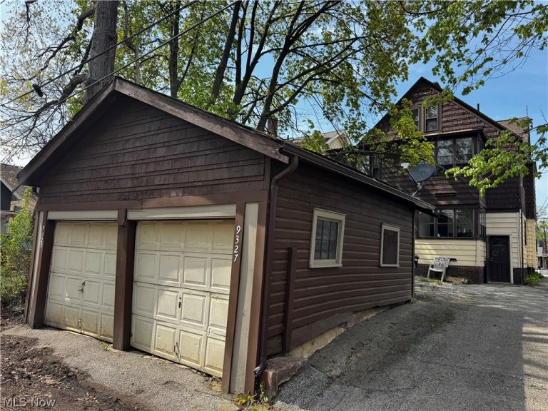 9327 Clifton Boulevard, Cleveland, OH - Photo 2