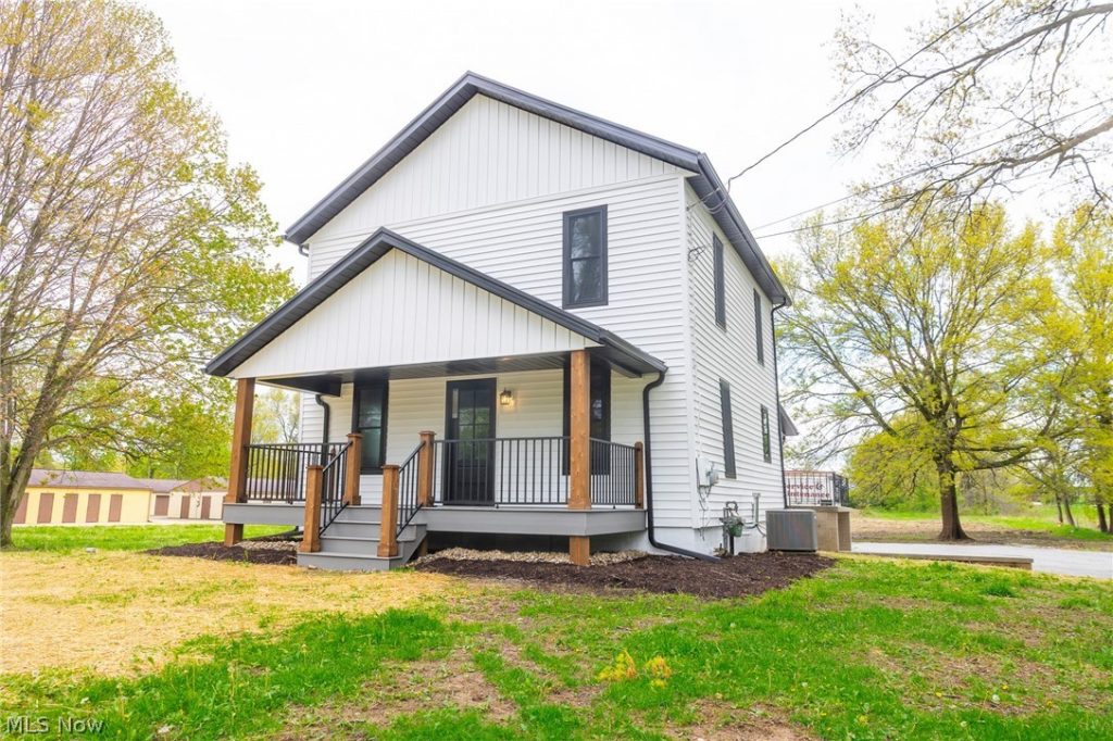 7437 Lincoln Way, Apple Creek, OH