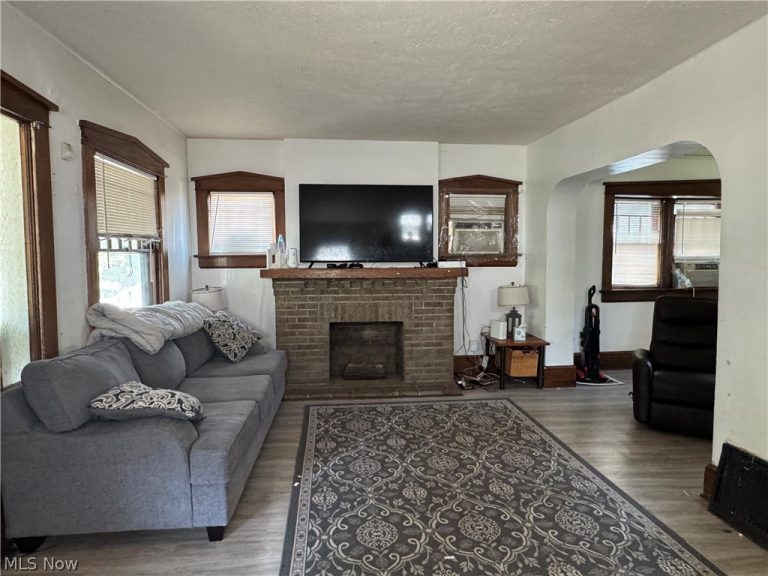 139 Hollinger Avenue, Akron, OH - Photo 8