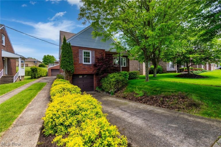 1322 OVERLOOK Drive, Weirton, WV - Photo 3