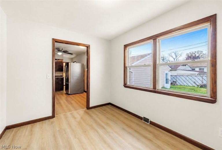 2456 Jackson Street, Lorain, OH - Photo 6