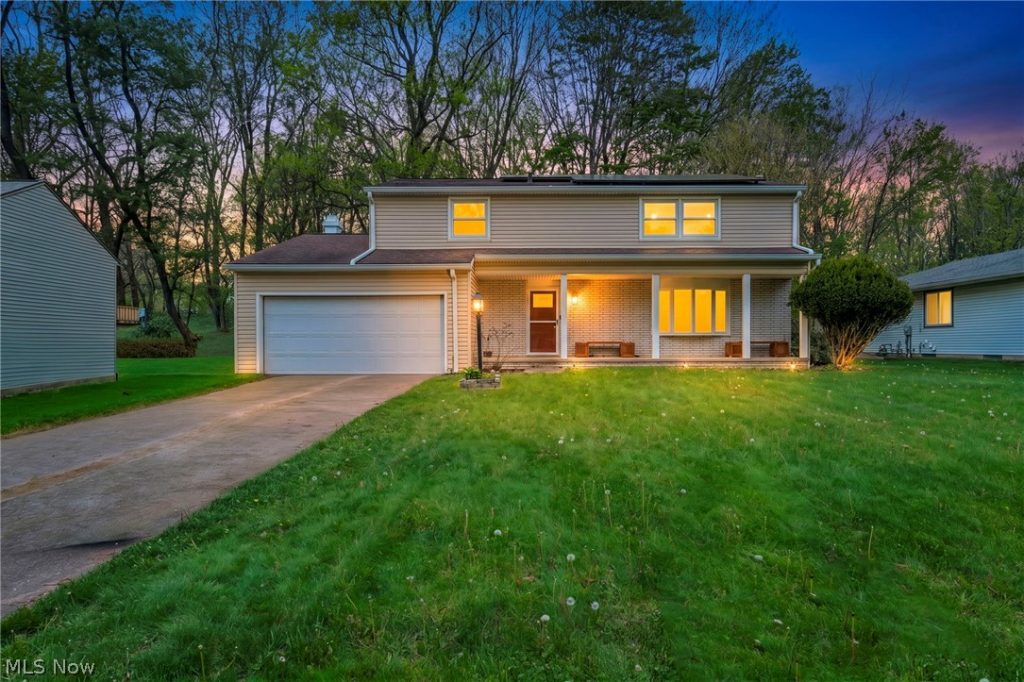1668 Eisenhower, Brunswick, OH