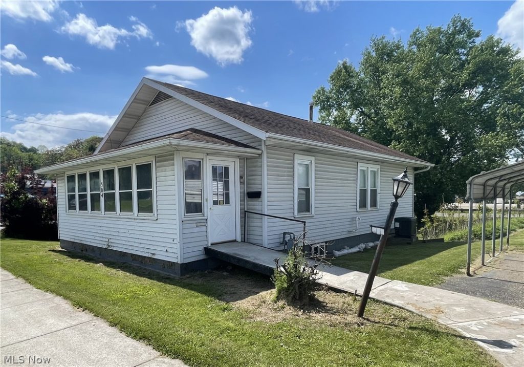 304 Dewey Avenue, Cambridge, OH