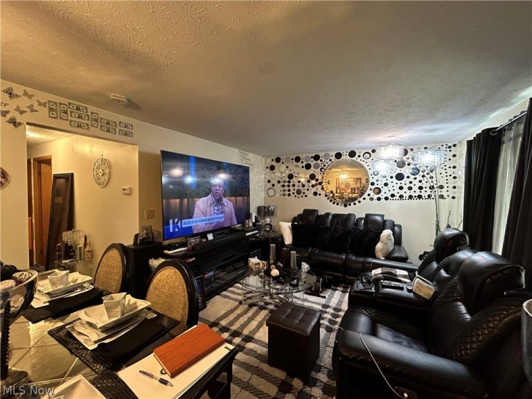 1422 264th Street, Euclid, OH - Photo 3