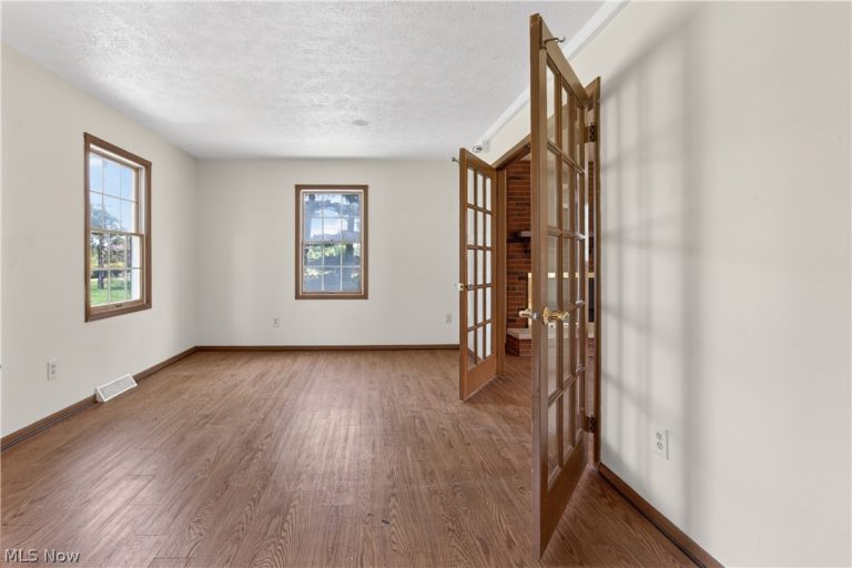 16519 Albion Road, Strongsville, OH - Photo 6