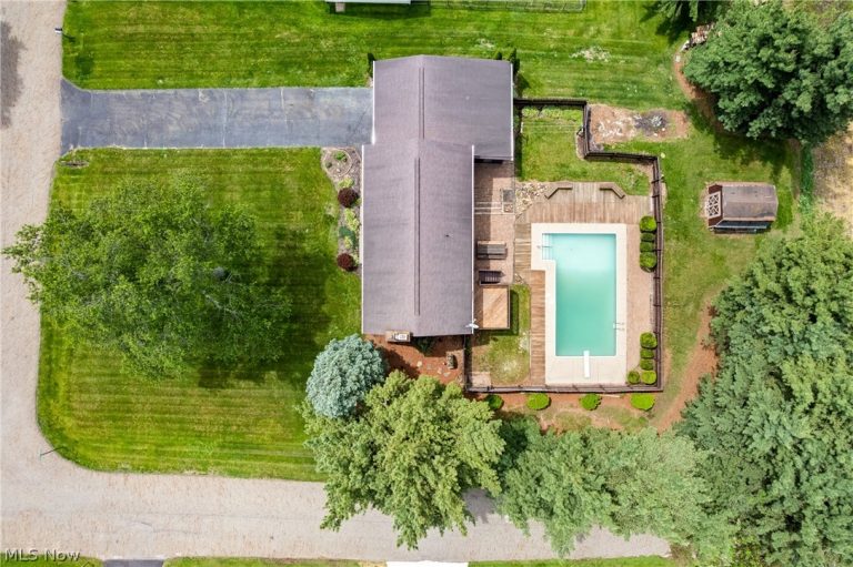 11033 Santa Fe Trail, Hartville, OH - Photo 4