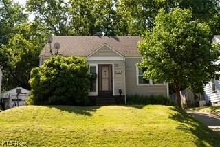 1176 Easton Drive, Akron, OH