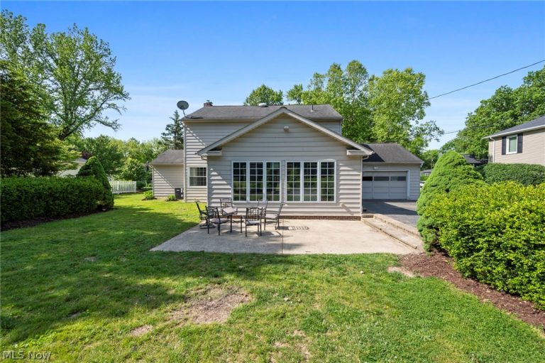 195 Shawnee Trail, Aurora, OH - Photo 8