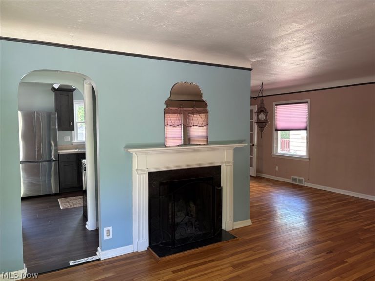 54 213th Street, Euclid, OH - Photo 4