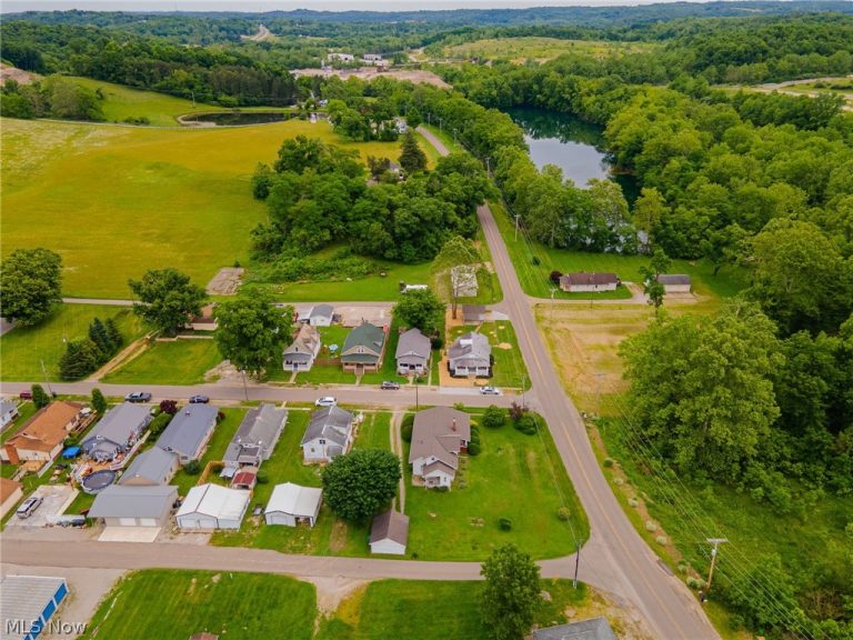 3970 Roberts Addition, Zanesville, OH - Photo 6