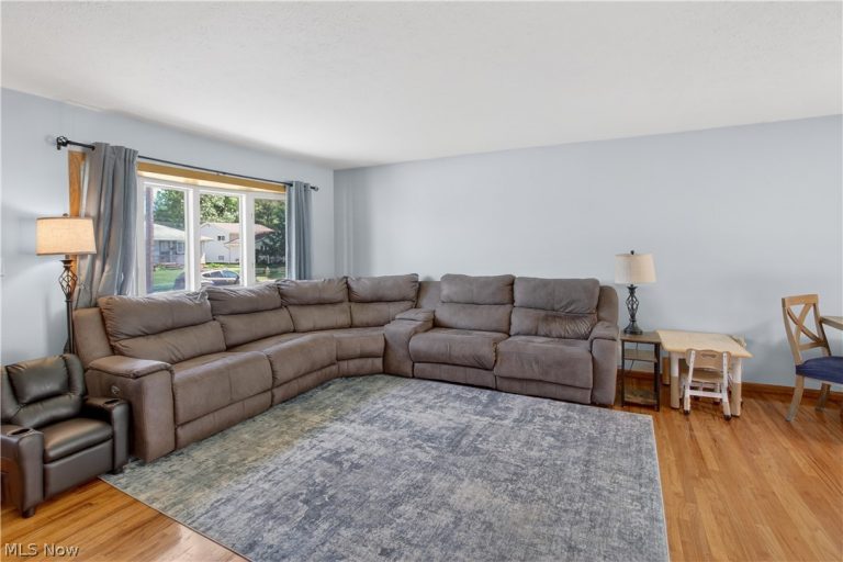 11005 Bobko Boulevard, Parma, OH - Photo 4