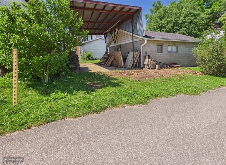927 32nd Street, Parkersburg, WV - Photo 2