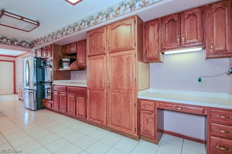 6475 Taylor Road, Painesville, OH - Photo 8