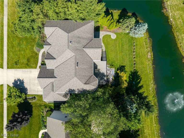20852 Kylemore Drive, Strongsville, OH - Photo 4
