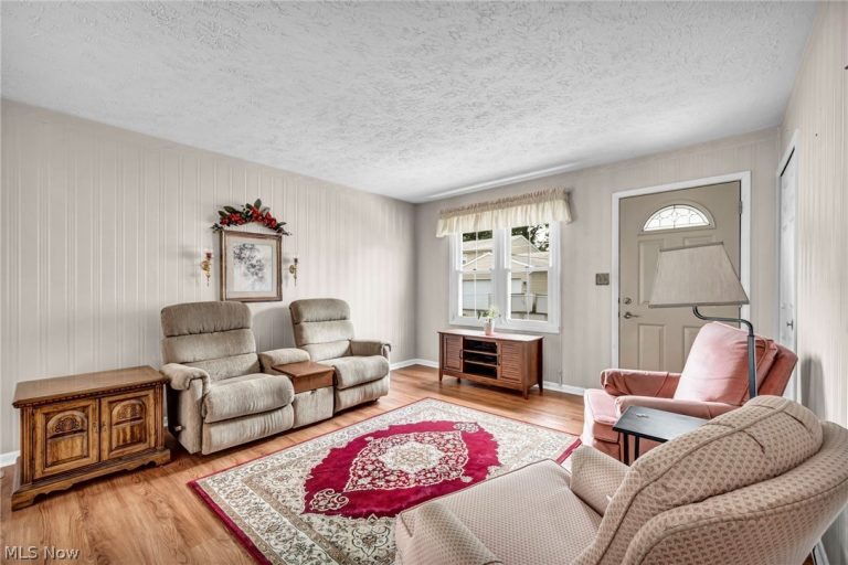 2499 Barth Drive, Uniontown, OH - Photo 4