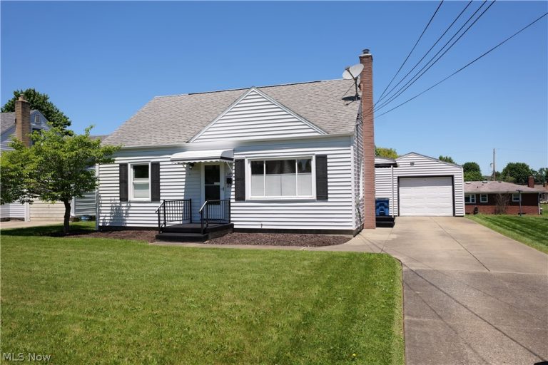 187 Helena Drive, Struthers, OH - Photo 3