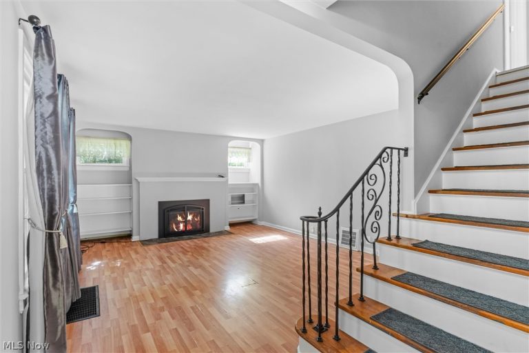 38524 Wood Road, Willoughby, OH - Photo 8