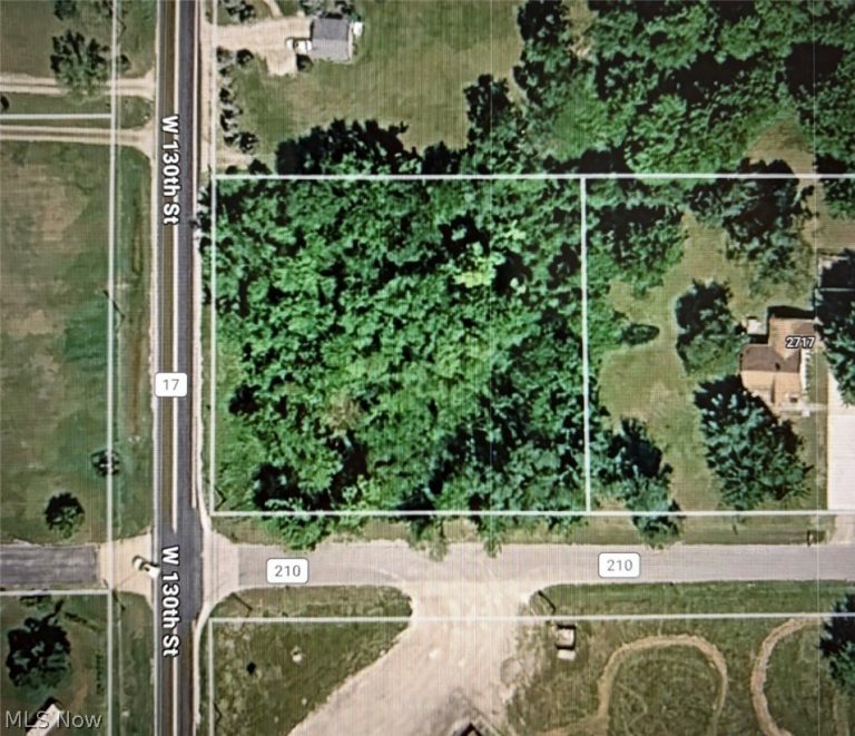 W 130th Street, Hinckley, OH, 44233