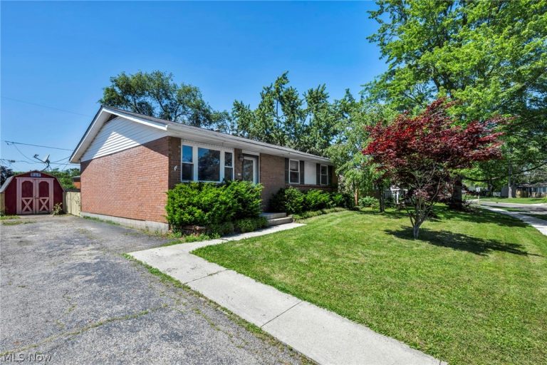 3401 Reaver Avenue, Grove City, OH - Photo 2