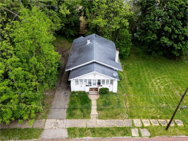 709 Longview Avenue, Akron, OH - Photo 2