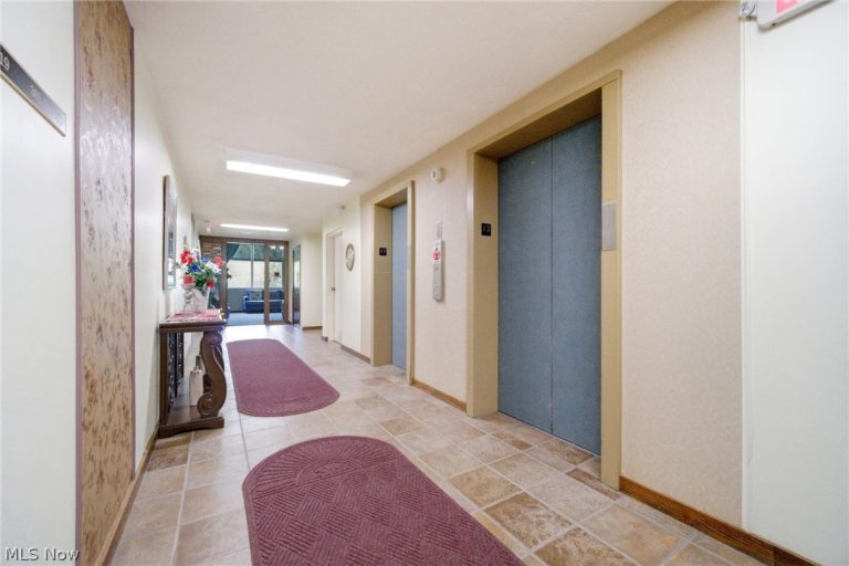 520 Meredith Lane #516, Cuyahoga Falls, OH - Photo 6