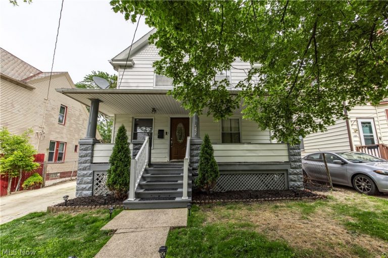 1465 Newman Avenue, Lakewood, OH - Photo 2