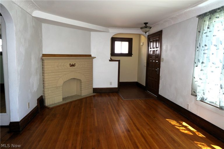 19715 Cherokee Avenue, Cleveland, OH - Photo 6