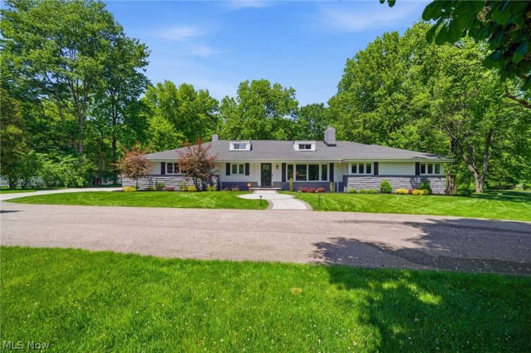 6733 Gates Mills Boulevard, Gates Mills, OH, 44040