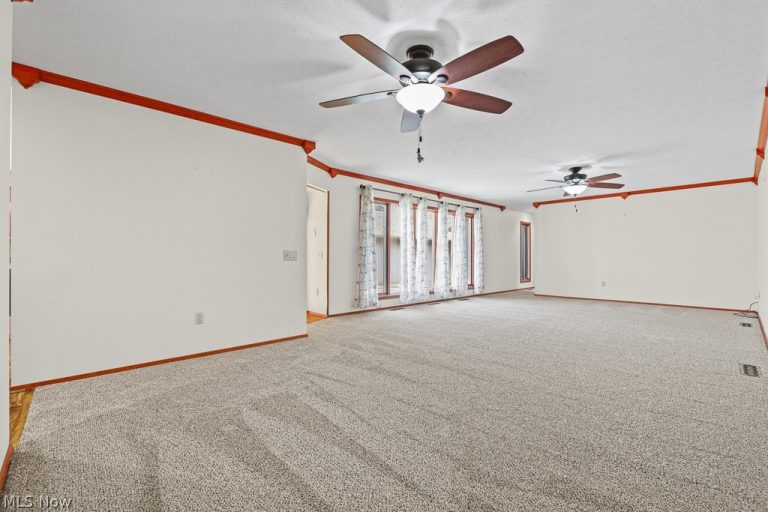 13063 Olympus Way, Strongsville, OH - Photo 4