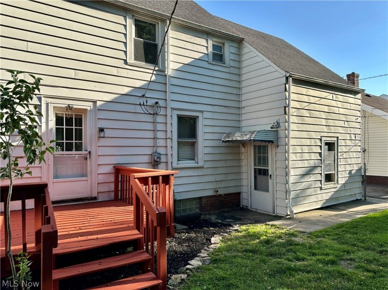 22571 Ivan Avenue, Euclid, OH - Photo 5
