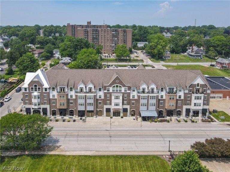 1846 Front Street #408, Cuyahoga Falls, OH, 44221