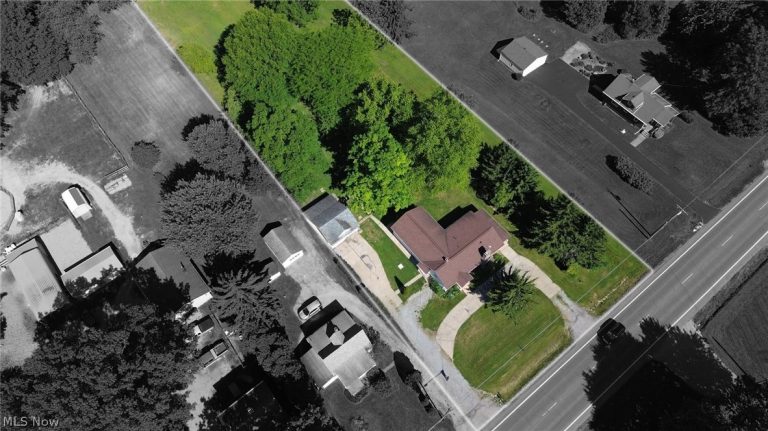 2690 Canfield Niles Road, Youngstown, OH - Photo 8