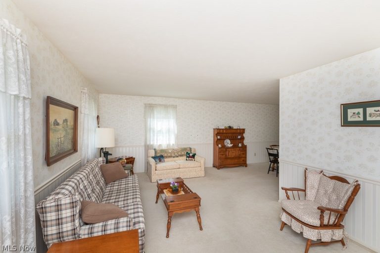 676 Wyleswood Drive, Berea, OH - Photo 2