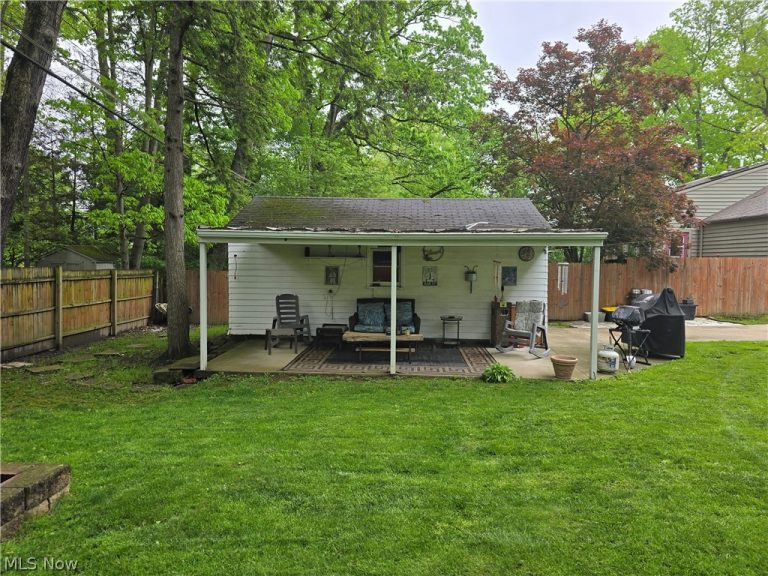 2666 Owaisa Road, Cuyahoga Falls, OH - Photo 3