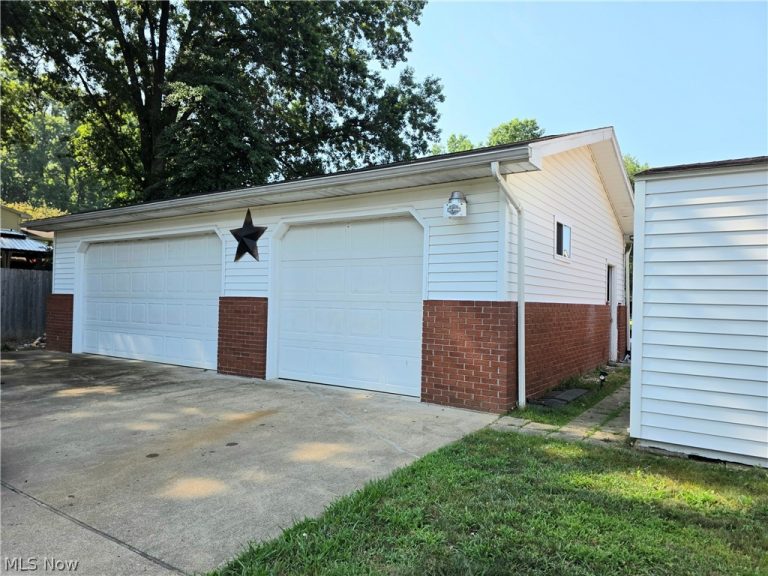2814 16th Avenue, Vienna, WV - Photo 3