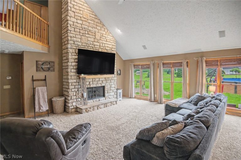 1107 Shannon Lane, Salem, OH - Photo 3