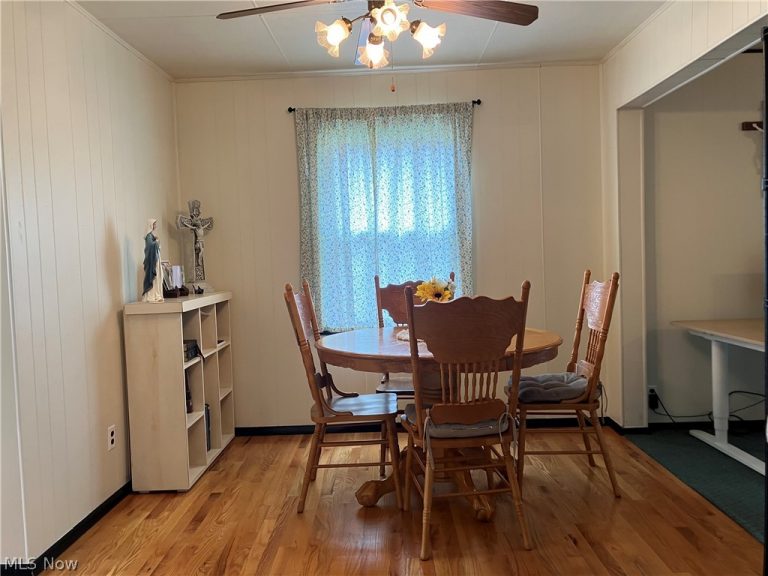 1251 Glencairn Road, Weirton, WV - Photo 8
