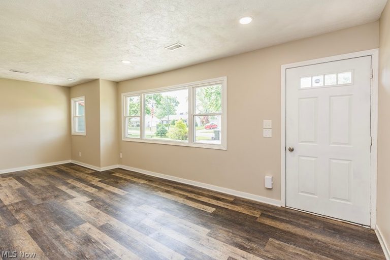 133 Coronado Court, Elyria, OH - Photo 3