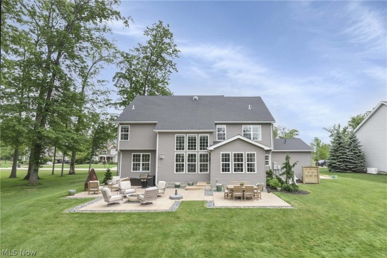32451 English Turn Street, Avon Lake, OH - Photo 6
