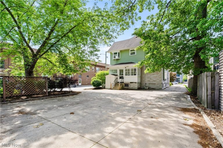 15522 Madison Avenue, Lakewood, OH - Photo 8