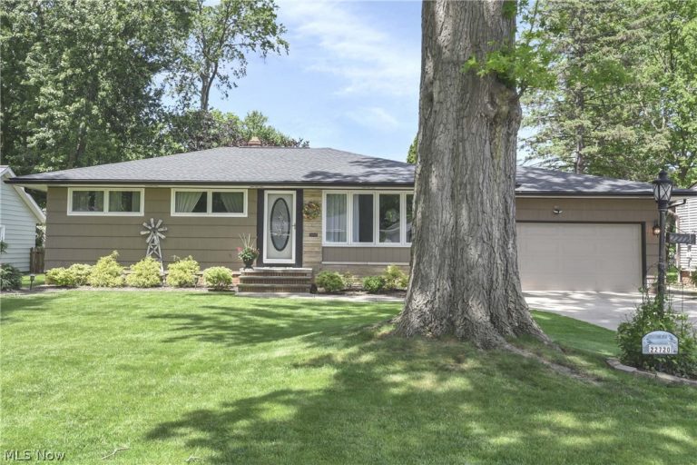 22720 Sycamore Drive, Fairview Park, OH - Photo 2
