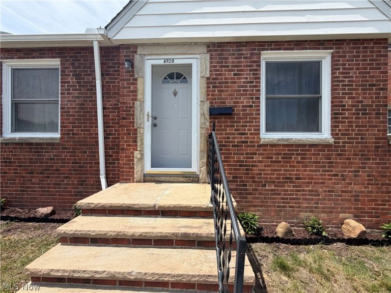 4920 110th Street, Garfield Heights, OH - Photo 2
