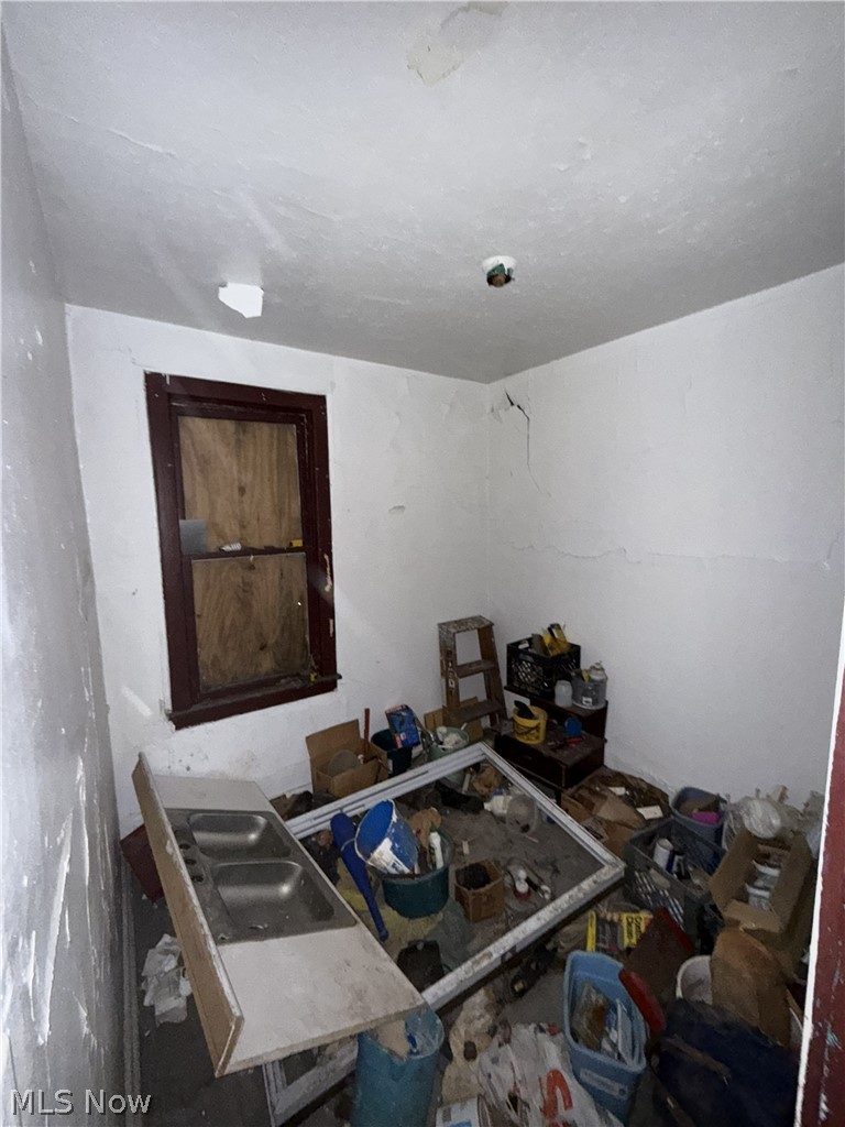 9810 Sophia Avenue, Cleveland, OH - Photo 8