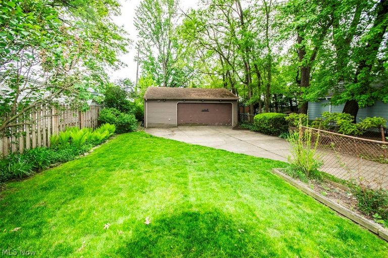 16305 Elsienna Avenue, Cleveland, OH - Photo 8