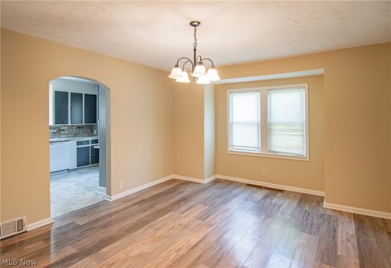 1042 Newton Street, Tallmadge, OH - Photo 6
