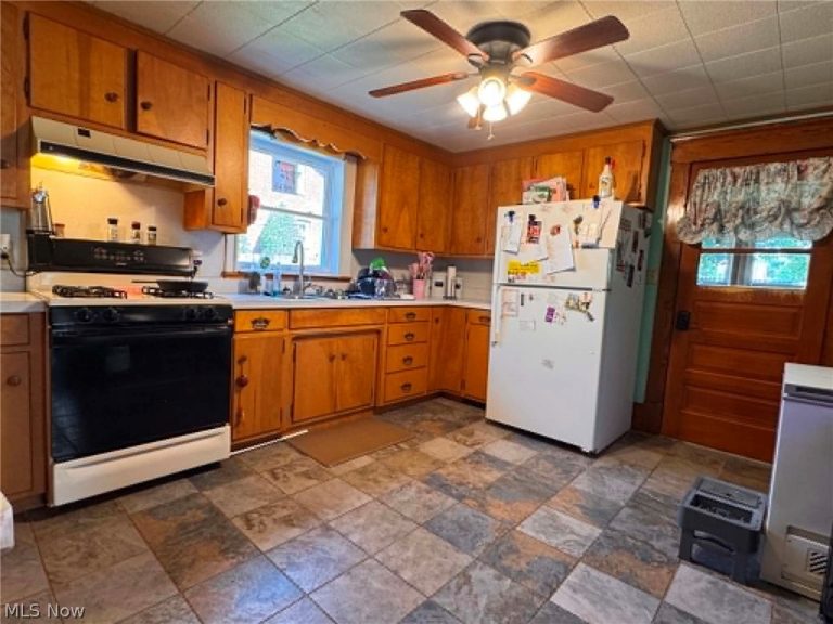 284 2nd Street, Carrollton, OH - Photo 2