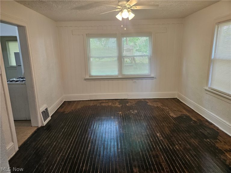 343 Noble Avenue, Akron, OH - Photo 8
